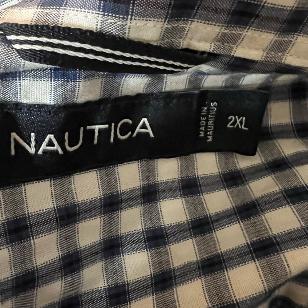 3/$25 💋 Nautica Blue and White Plaid Button Down Shirt Size 2XL - Picture 7 of 9